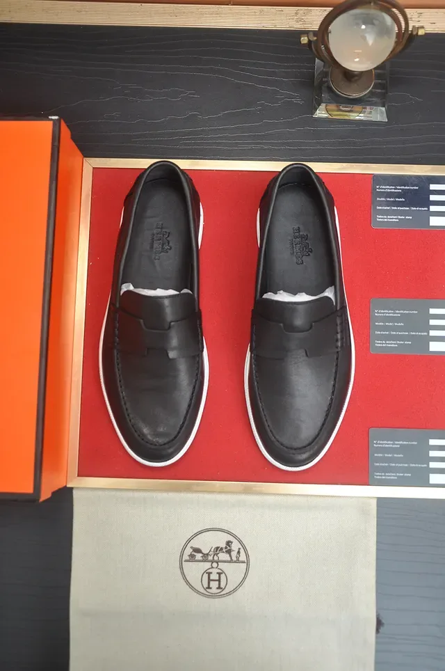 Hermès Noir Blanc Cuir Semelle Caoutchouc Loafer 5