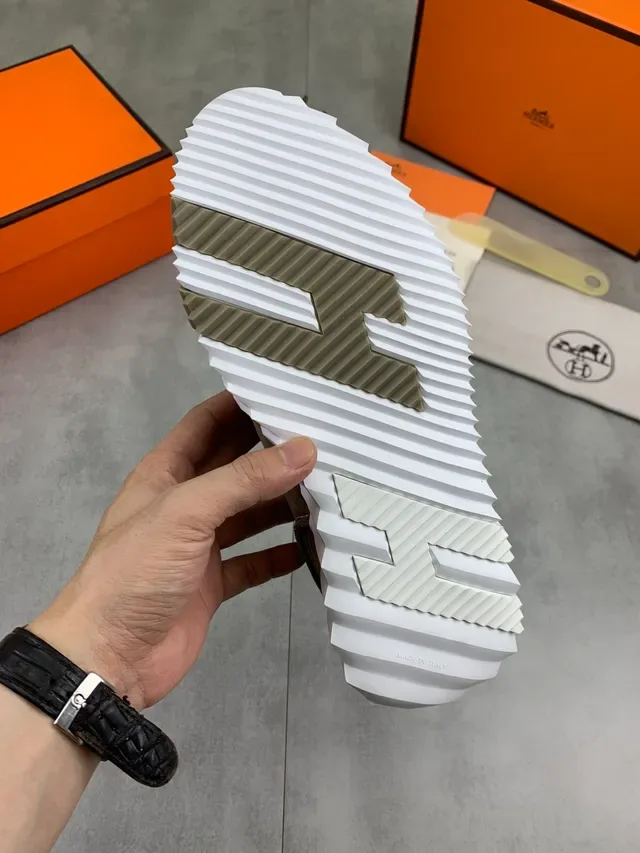 Hermès Sneakers Marron Blanc Daim Supérieur Suela à Relief 2