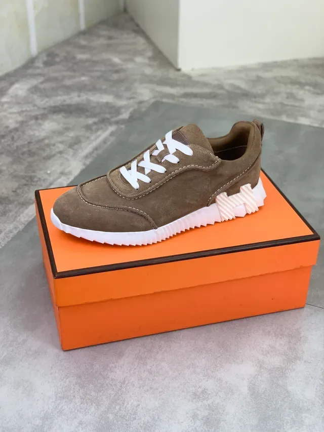 Hermès Sneakers Marron Blanc Daim Supérieur Suela à Relief 4