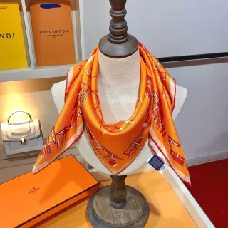 Hermès Carré नारंगी लाल वर्गीय अश्वसेवी प्रिंट रेशम शॉल