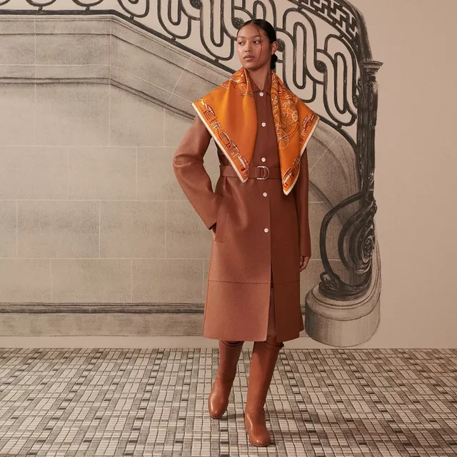 Hermès Carré কমলা লাল বর্গাকার অশ্বসেবী প্রিন্ট রেশম স্কার্ফ 3