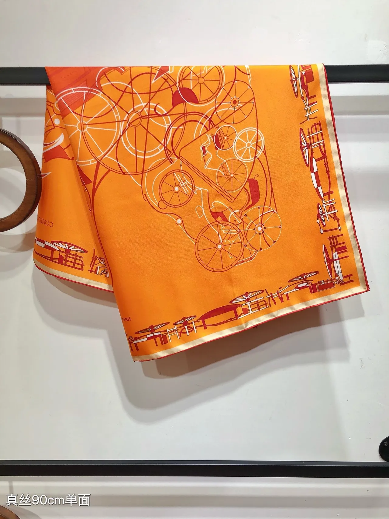 Hermès Carré কমলা লাল বর্গাকার অশ্বসেবী প্রিন্ট রেশম স্কার্ফ 7
