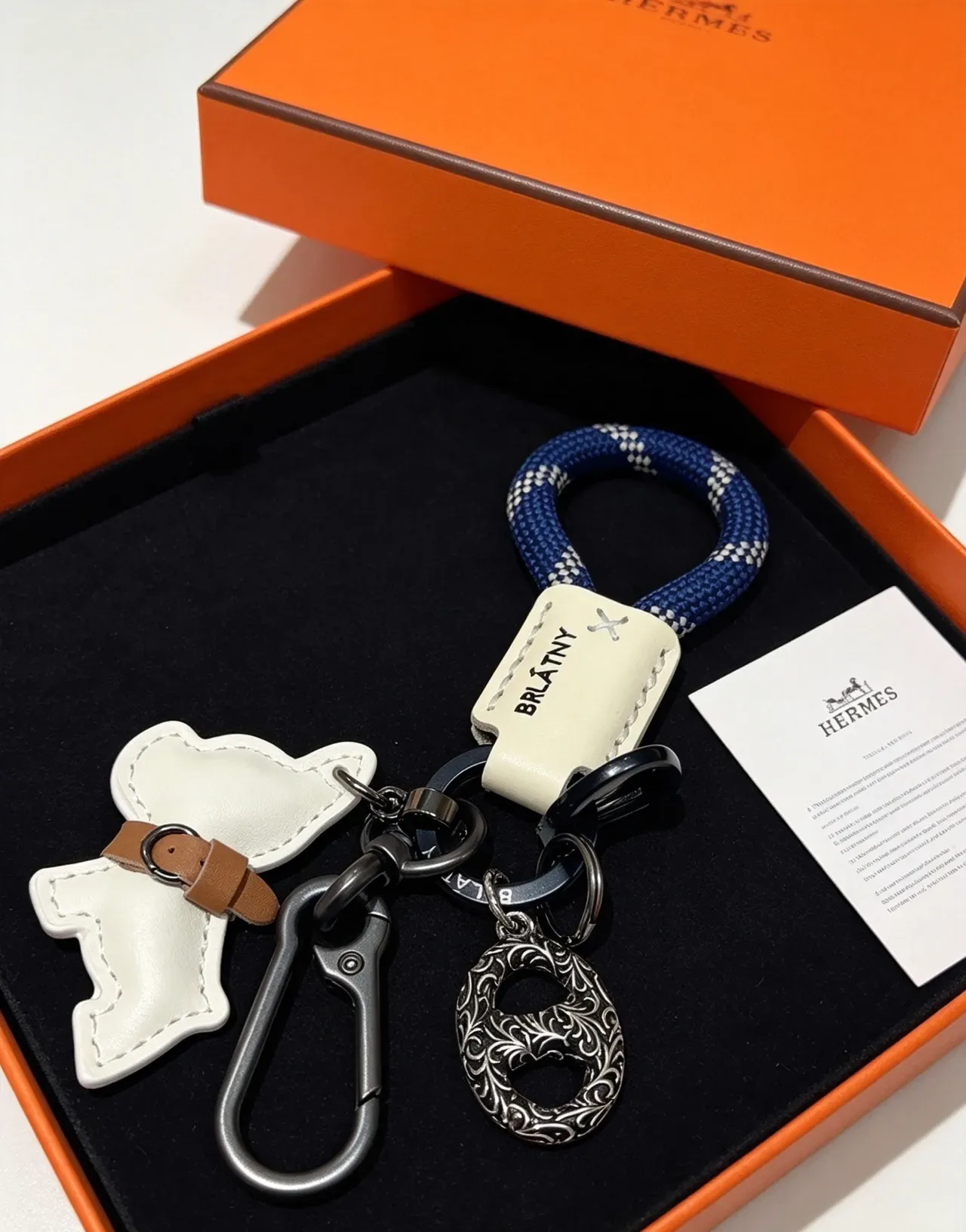 مفتاح سلسلة Hermès Dog Charm الكلب أبيض بحري جلد حلقة حبل حقيبة يد 2