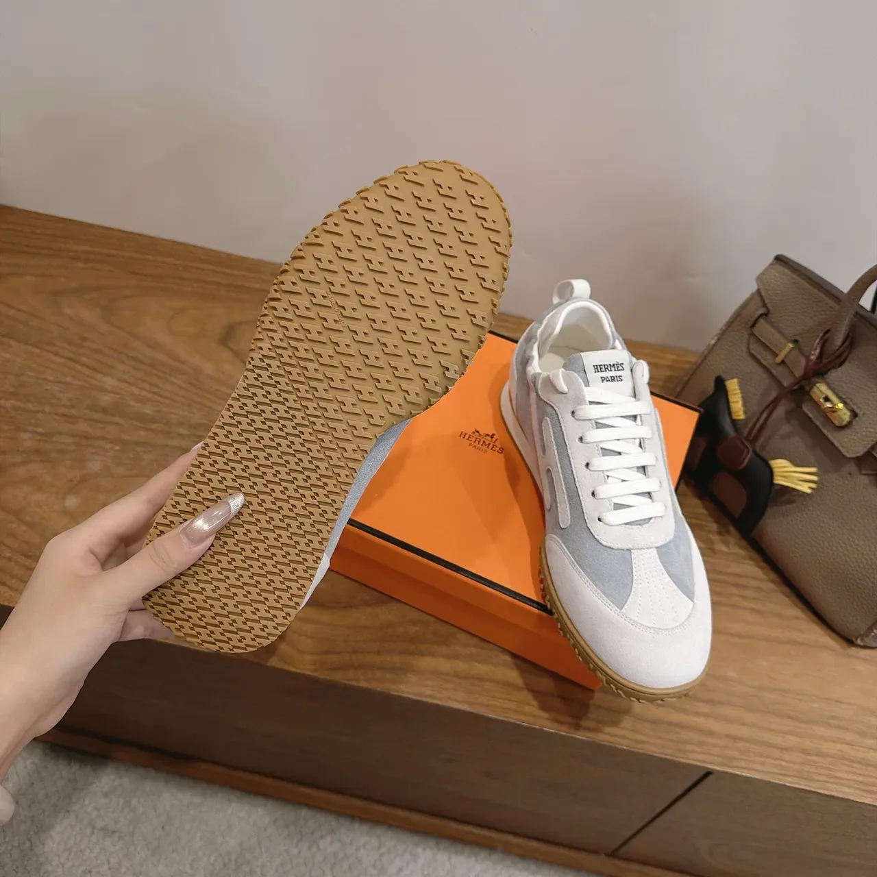 Hermès Gray White Retro Runner Silhouette Two-Tone And Upper Lifestyle Sneakers 4