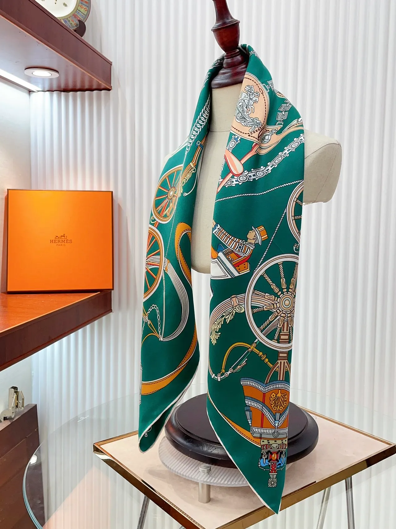 Hermès 綠橙色 方形 馬術印花 絲巾 8