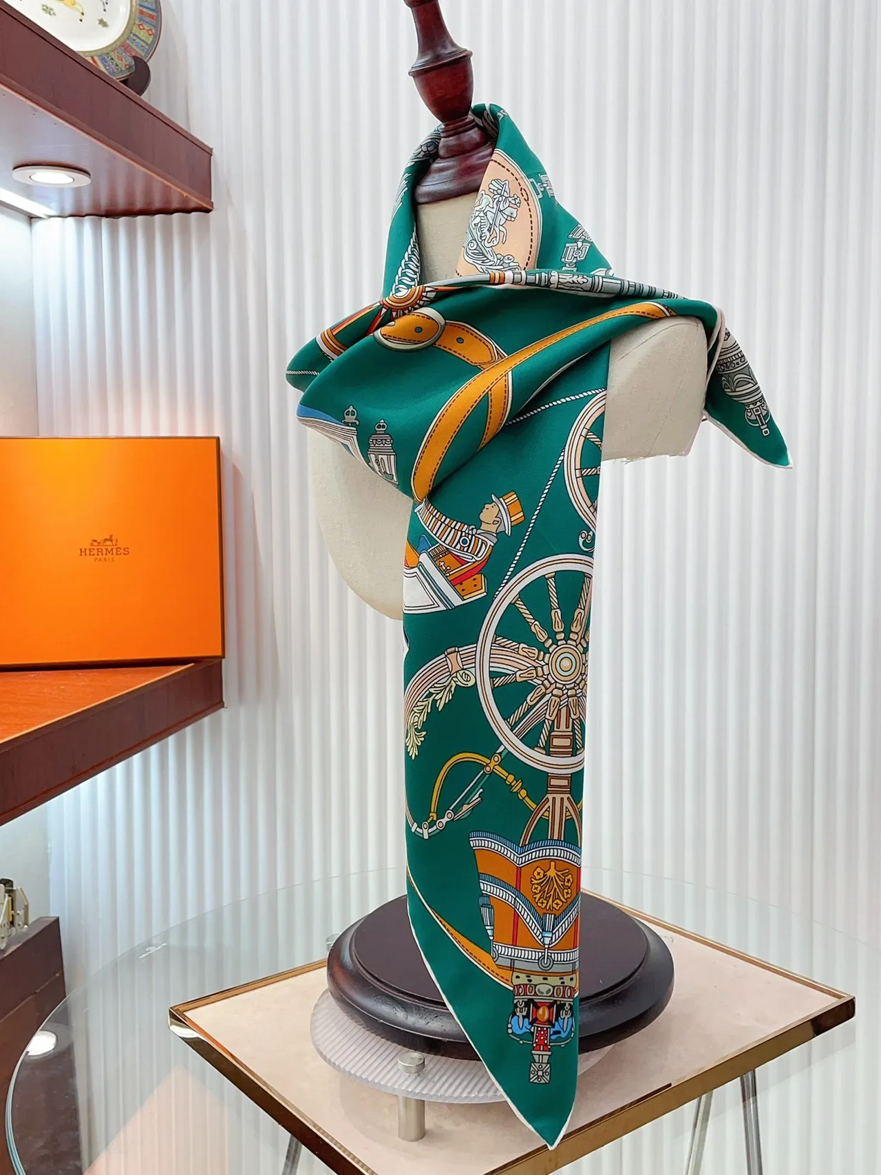 Hermès 綠橙色 方形 馬術印花 絲巾 9