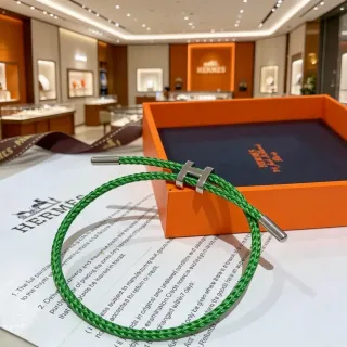 Hermès H-Clasp 绿色编织绳带手链