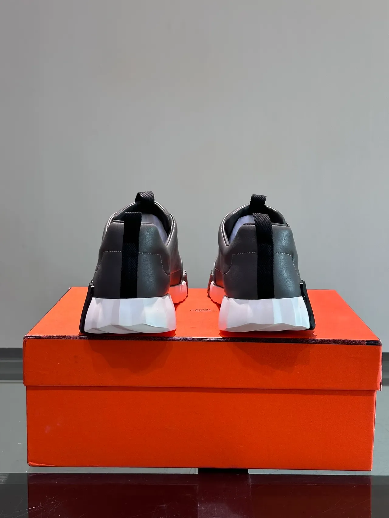 Hermès H-Ride 灰白皮革生活方式运动鞋 3