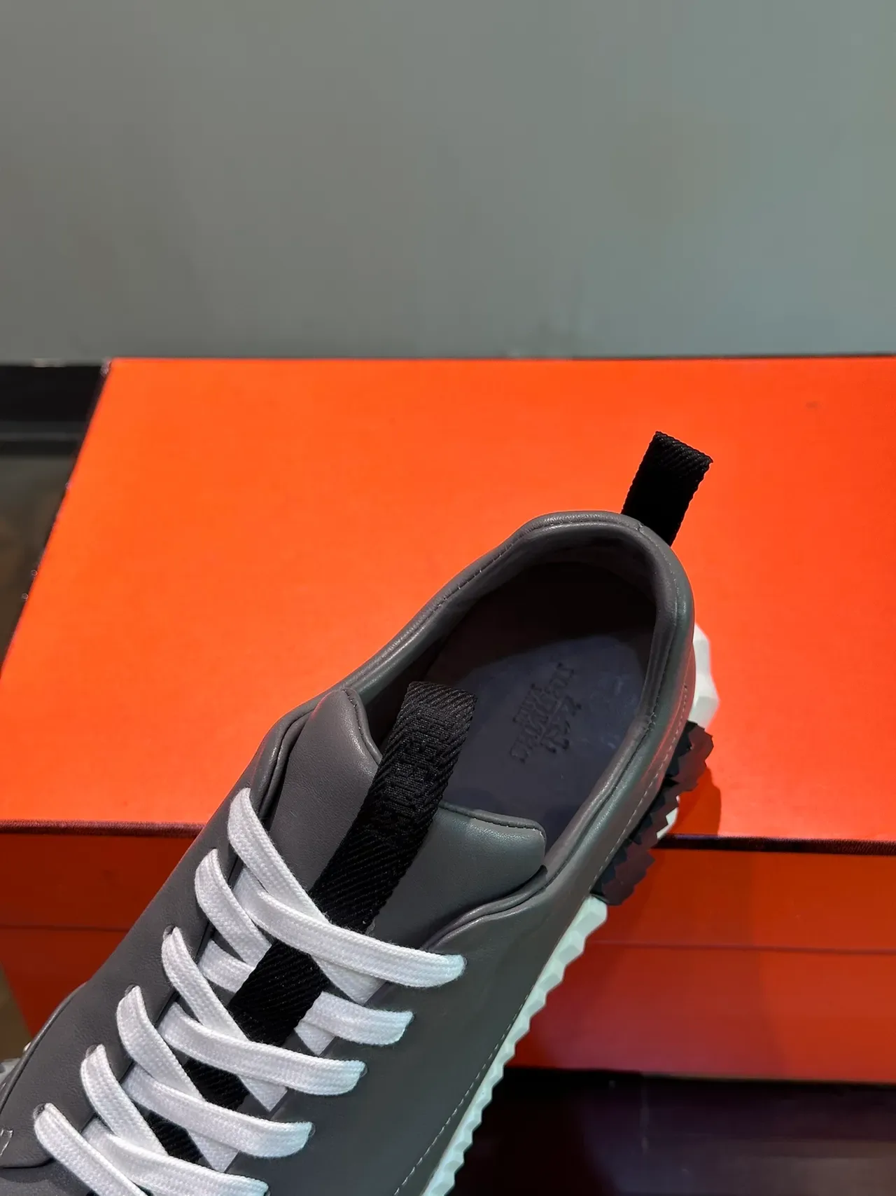 Hermès H-Ride 灰白皮革生活方式运动鞋 4