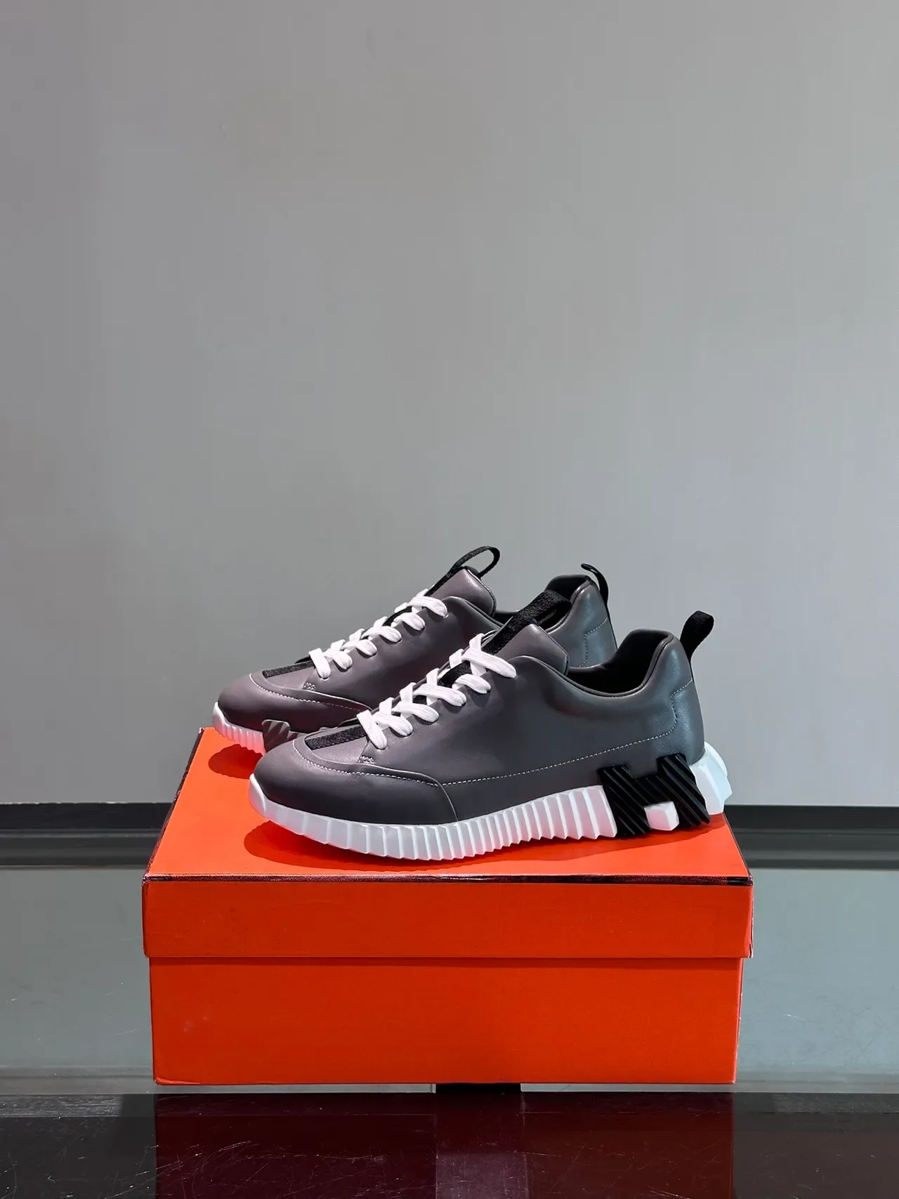Hermès H-Ride 灰白皮革生活方式运动鞋 5