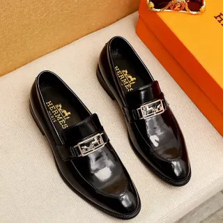 Hermès Oran 黑色漆皮 马车扣 乐福鞋