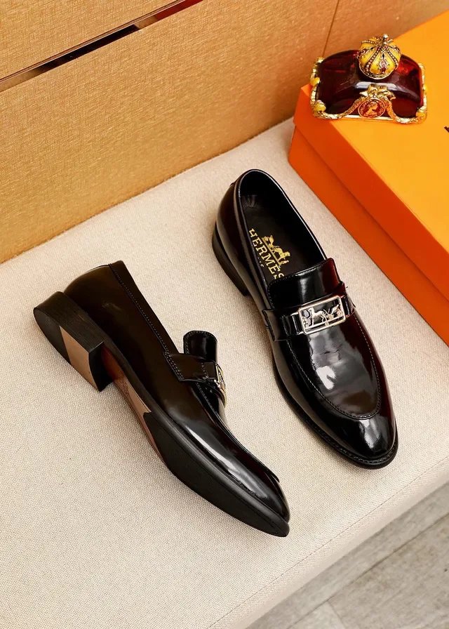 Hermès Oran Black Patent Leather Horse-and-Carriage Buckle Loafers 3