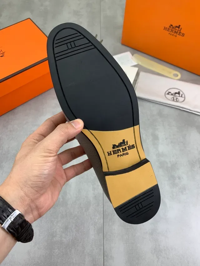 Hermès Oran Mocassim Couro Texturizado Cinza Dourado Fivela H-Turn Metal 2