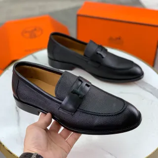 Hermès Oran Loafer جلد أسود ذو نسيج H-Buckle لوفر