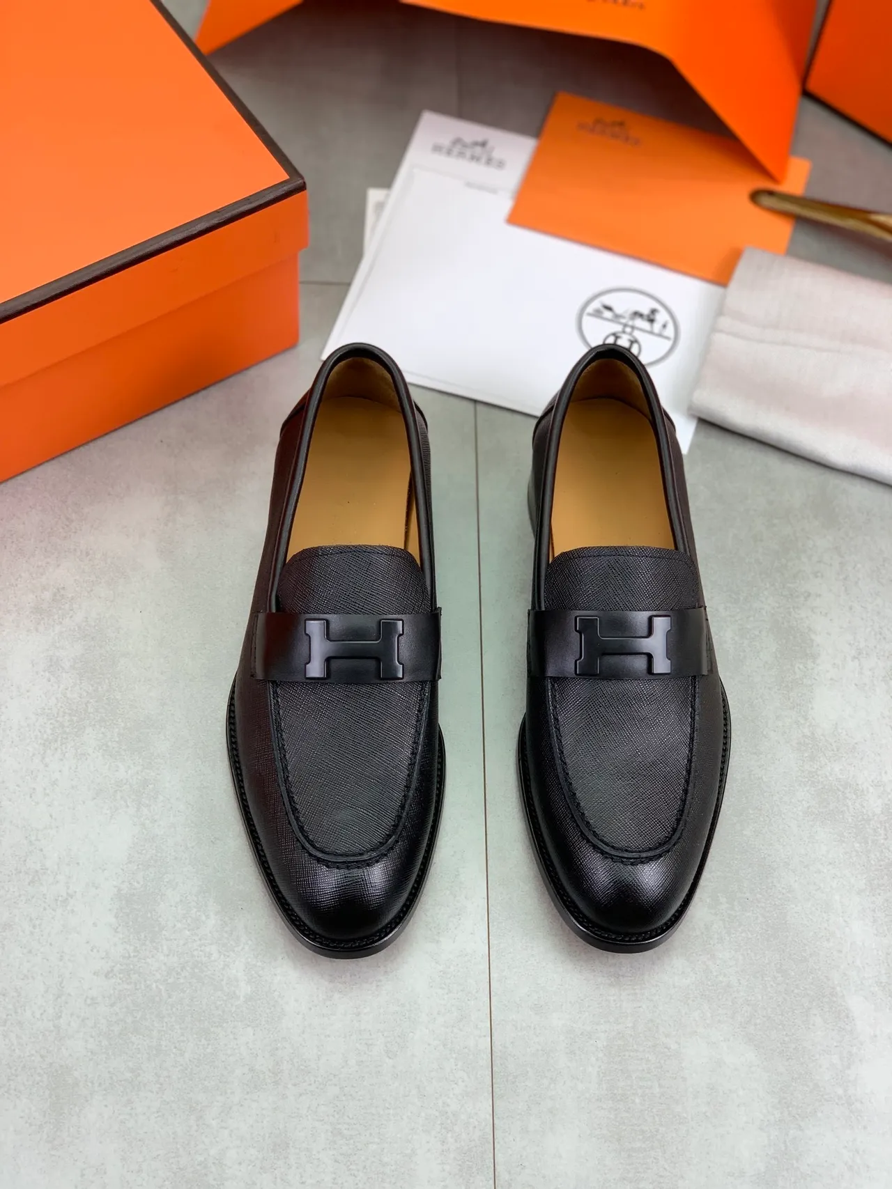 Hermès Oran Loafer কালো টেক্সচার্ড চামড়া H-Buckle লোফার 6
