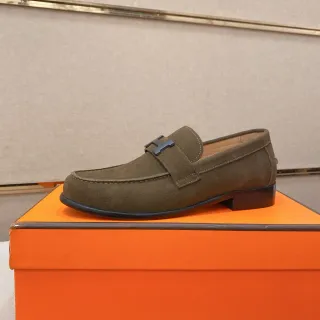Hermès Oran 橄榄绿 麂皮 H 扣 乐福鞋