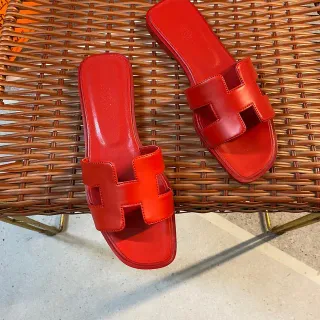 Hermès Oran লাল চামড়ার স্লিপার্স