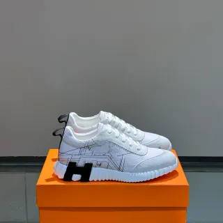 Hermès Run Away Low White and Black Lifestyle Sneakers