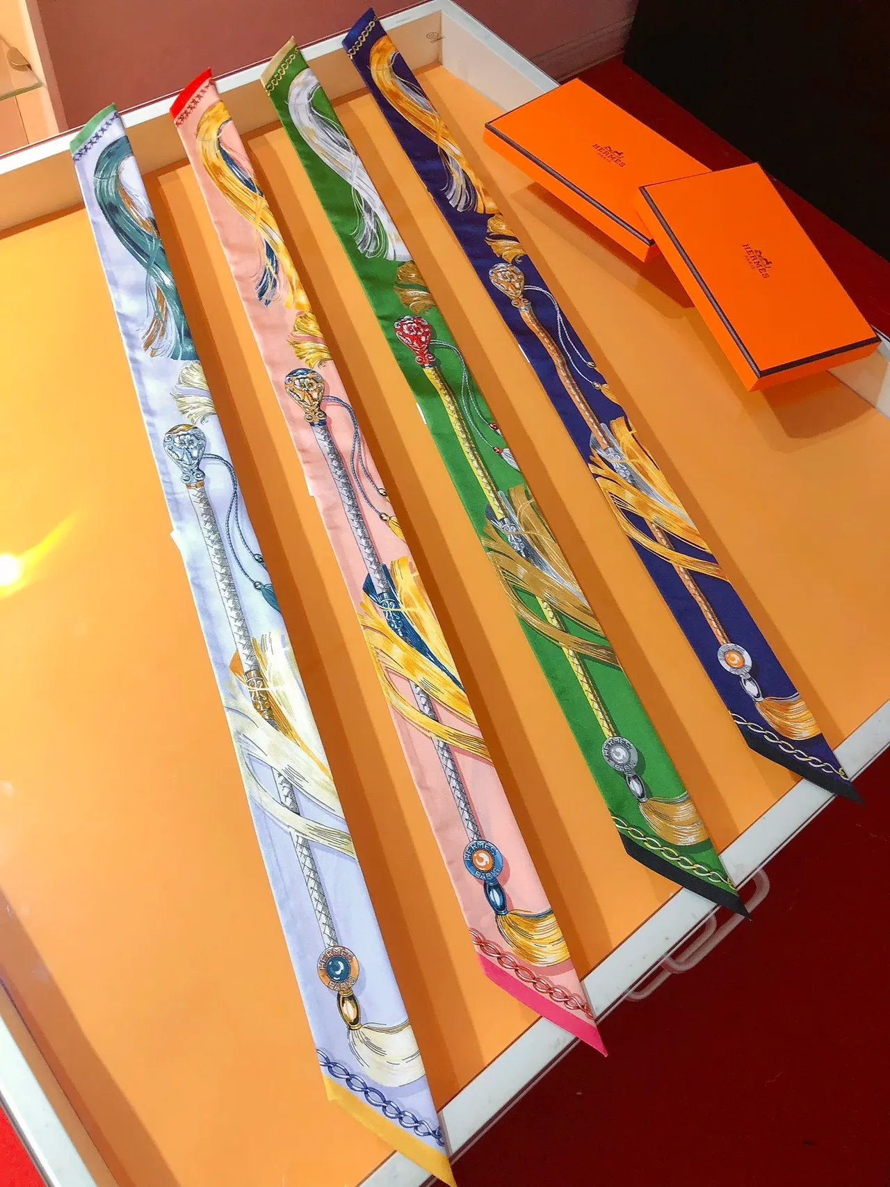 Hermès Twilly नीला हरा संकुचित मुद्रित अश्वारोही प्रतीक रेशम स्कार्फ 9