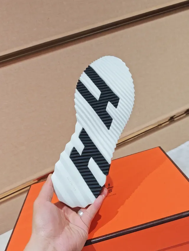 হার্মেস সাদা কালো মেশ এবং লেদার আপার রিবড H-Logo হিল কাউন্টার লাইফস্টাইল স্নিকার্স 2