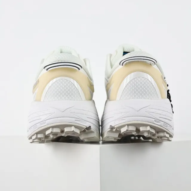 Hoka Infinite Speed White Trail Running Shoes 8