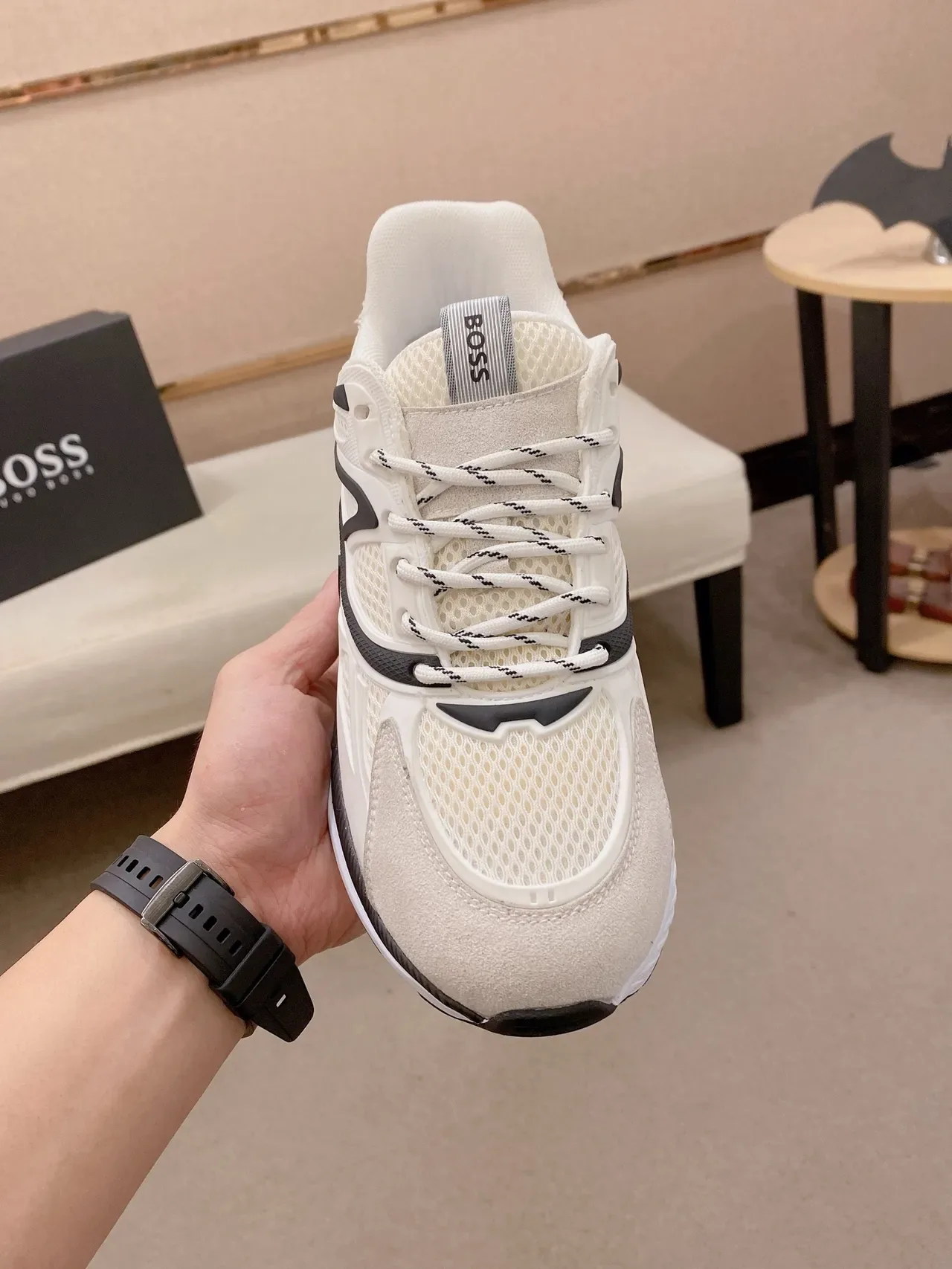 Hugo Boss बीज ब्लैक जाल और सुड ऊपरी स्कल्प्टेड वेव पैटर्न मिडसोल स्नीकर 5