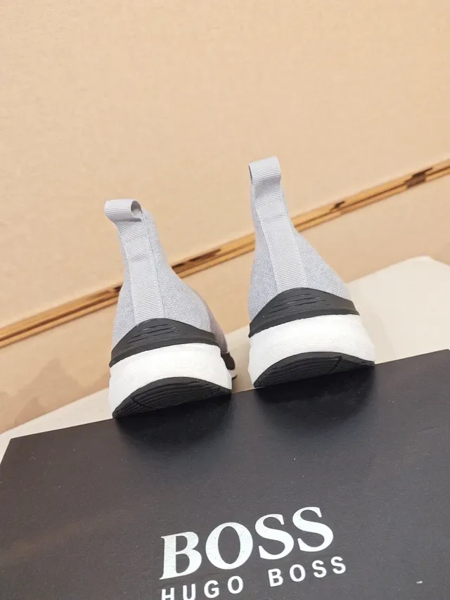 Hugo Boss 灰色针织套脚生活运动鞋 3