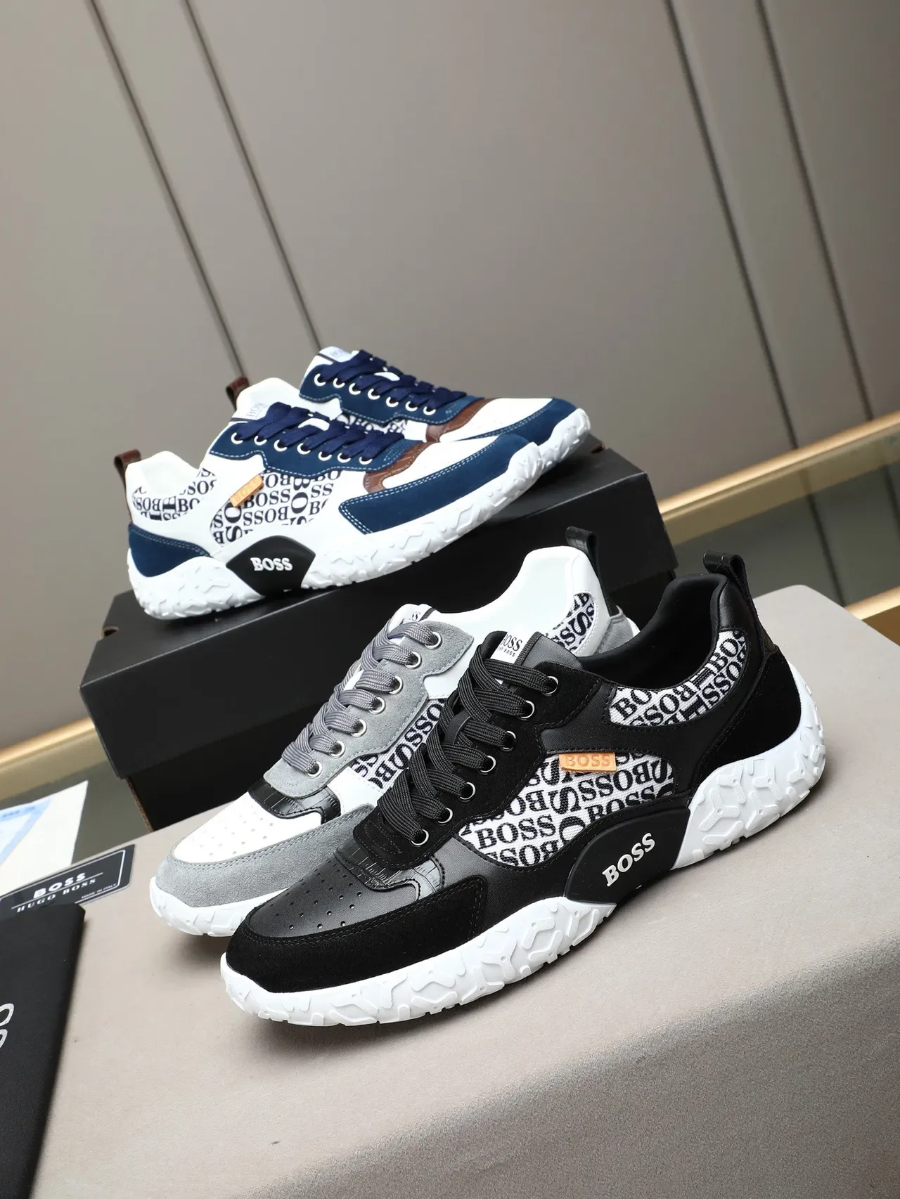 Hugo Boss 印花海军蓝和白色生活方式运动鞋 2