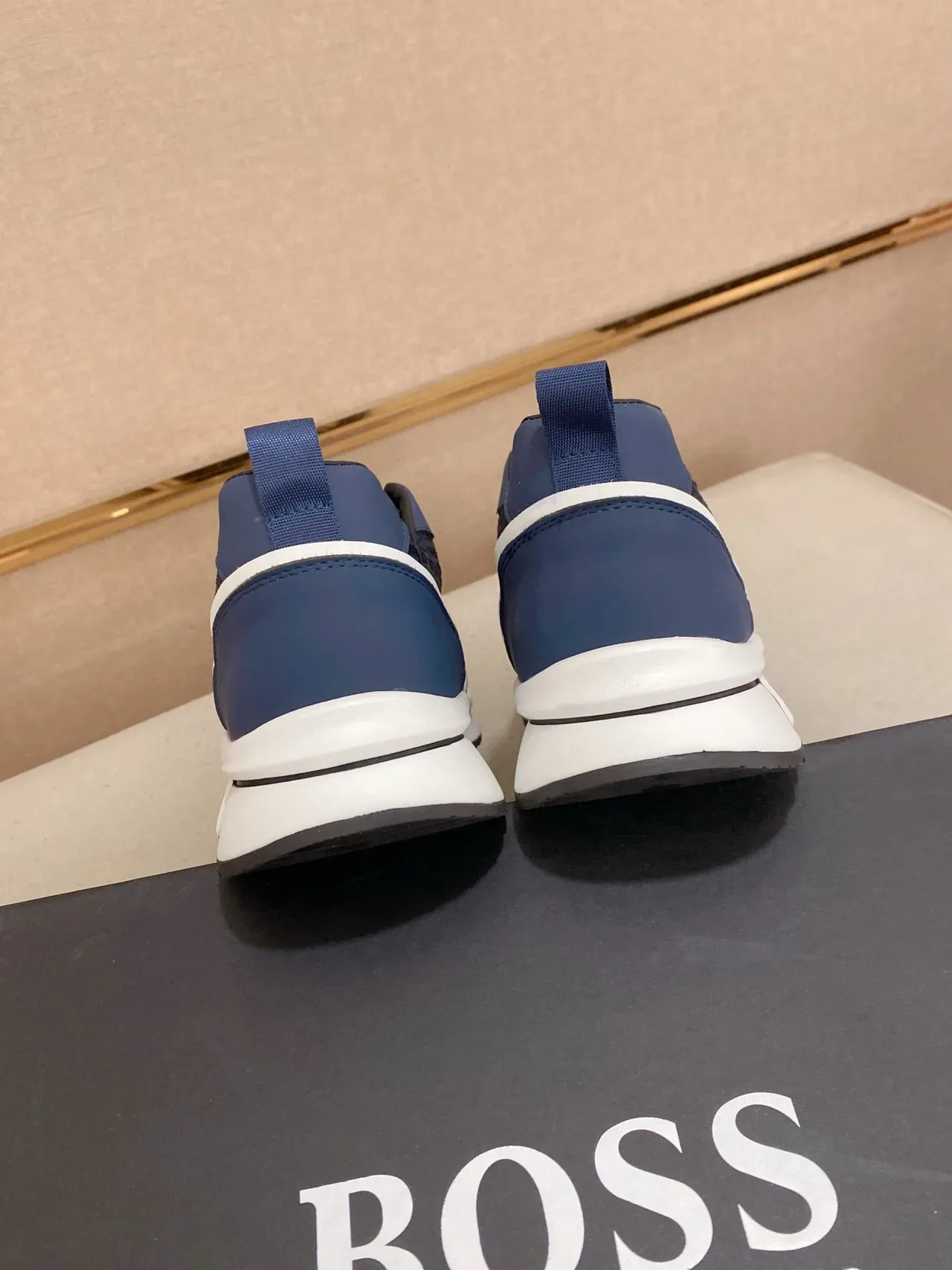 Hugo Boss গাঢ় নীল সাদা স্ট্রাইপ লাইফস্টাইল স্নিকার 8