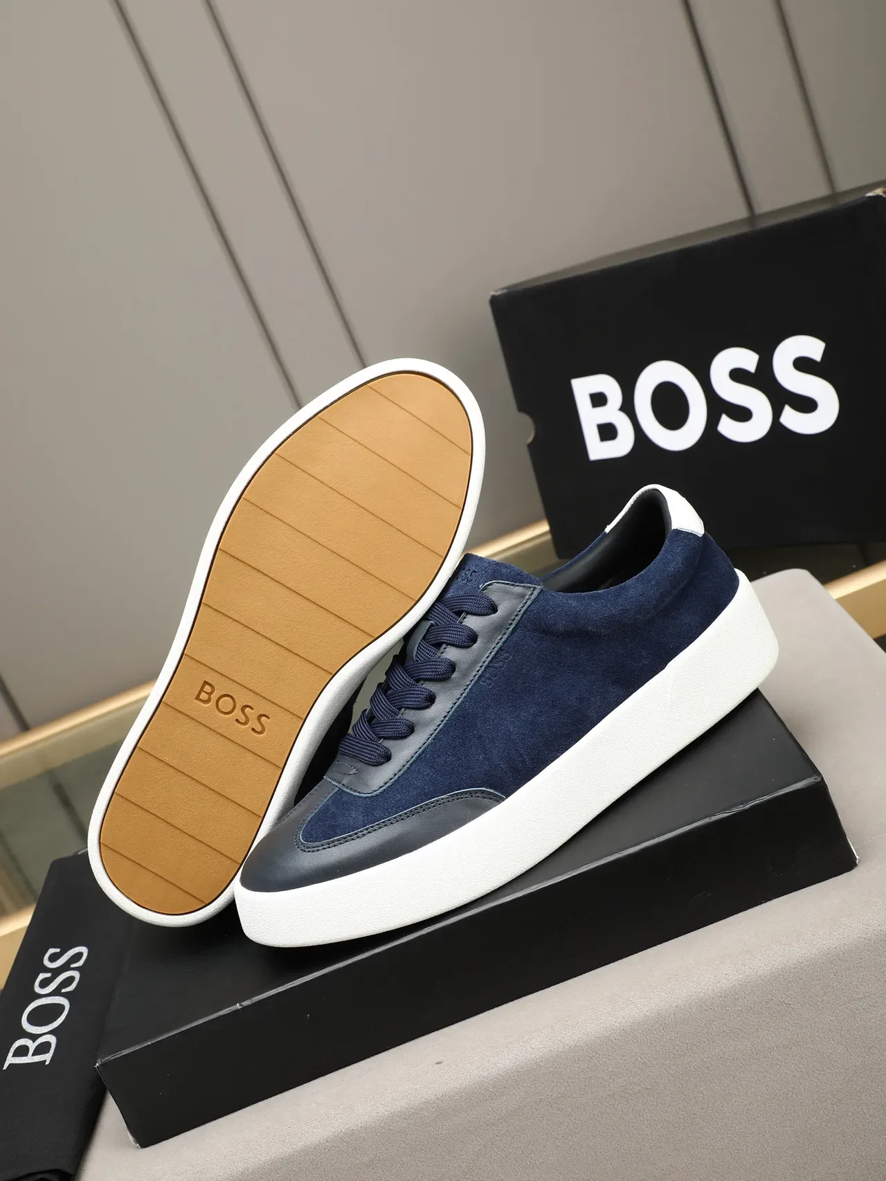 Hugo Boss Navy Daim et Cuir Plateforme Lifestyle Sneaker 4