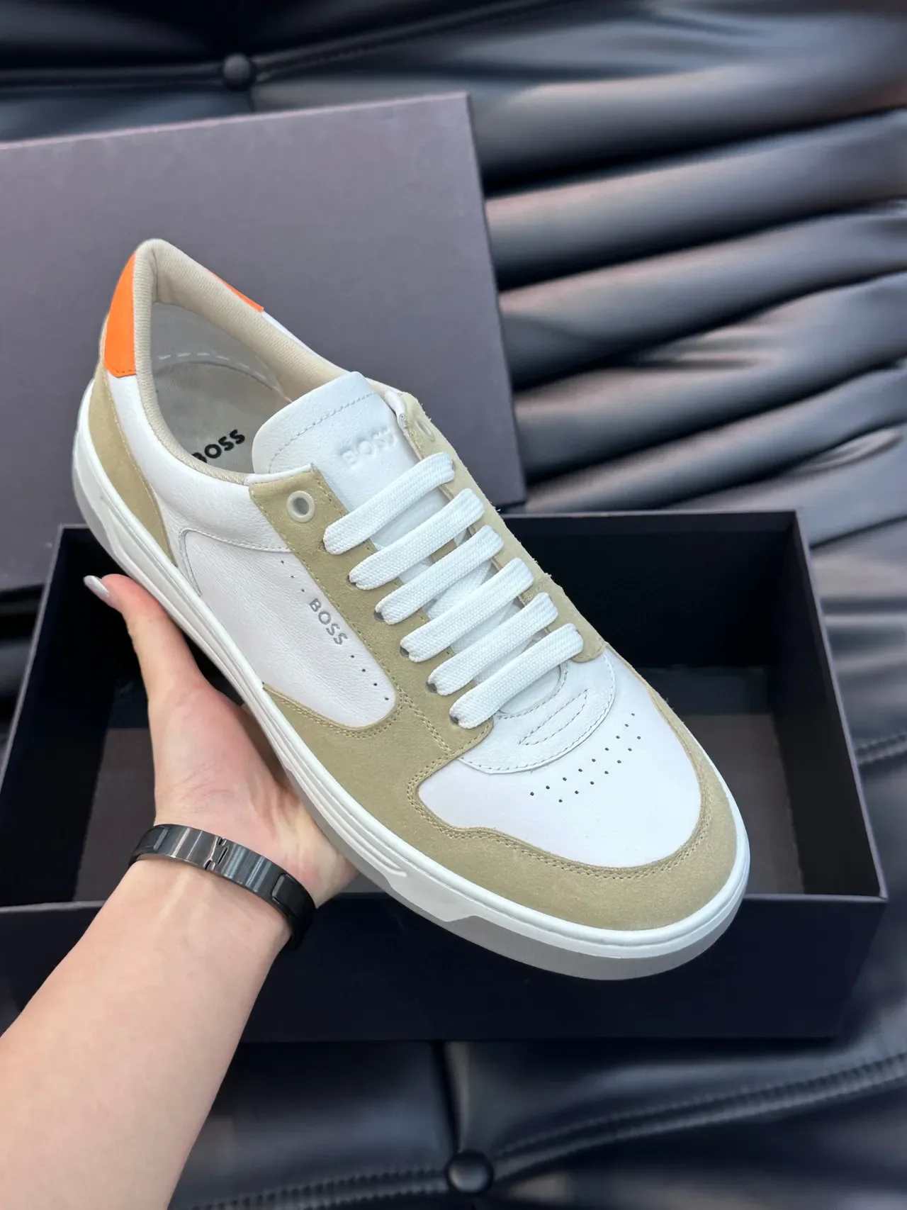 Sapatilhas Lifestyle Hugo Boss Branco e Beige de Suede e Couro com Painéis Baixo 2