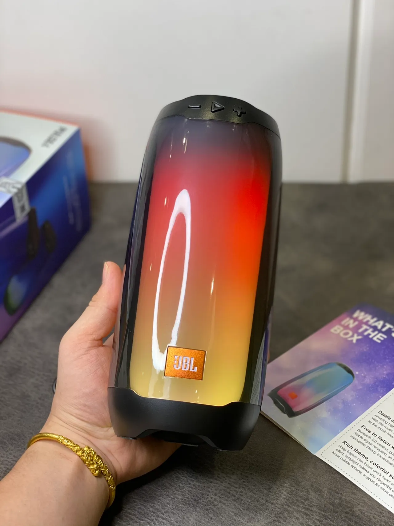 JBL नीला काला गोलाकार पारदर्शी बॉडी पोर्टेबल स्पीकर 6