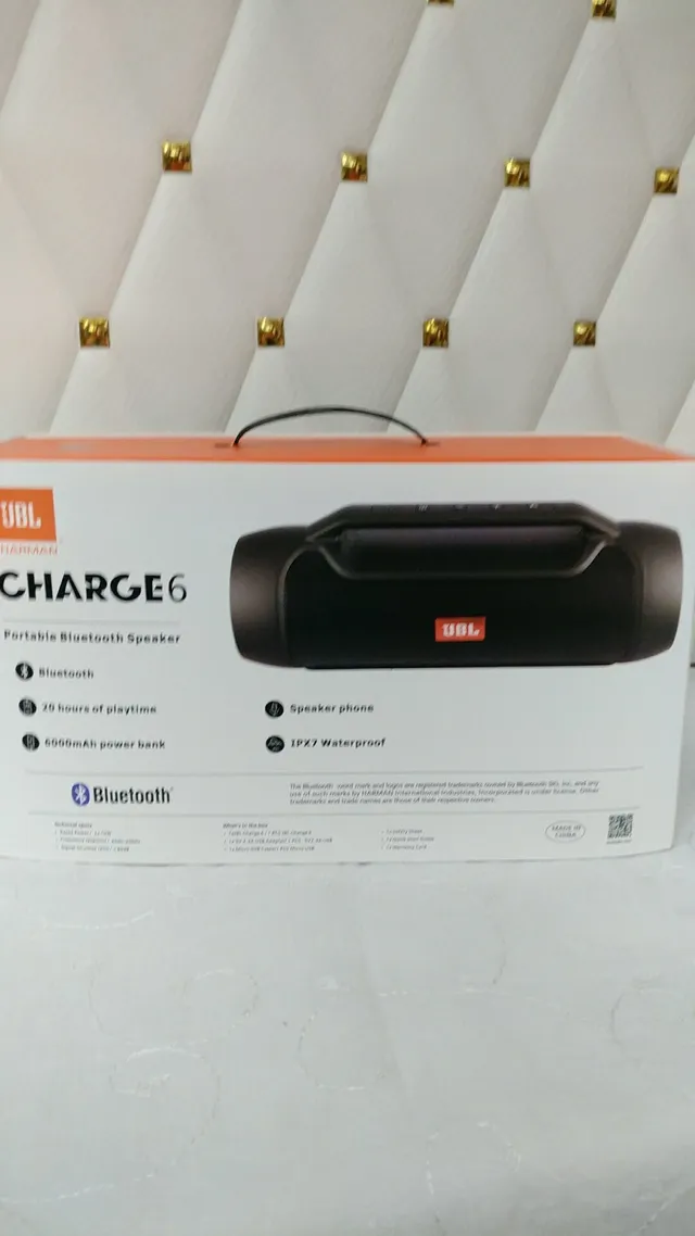 JBL Bleu et Rouge Corps Cylindrique Poignée Supérieure Intégrée Enceinte Portable 20
