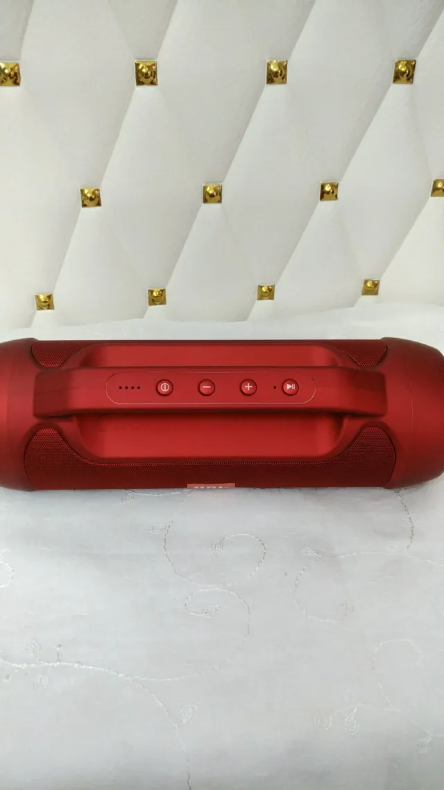 JBL Bleu et Rouge Corps Cylindrique Poignée Supérieure Intégrée Enceinte Portable 22