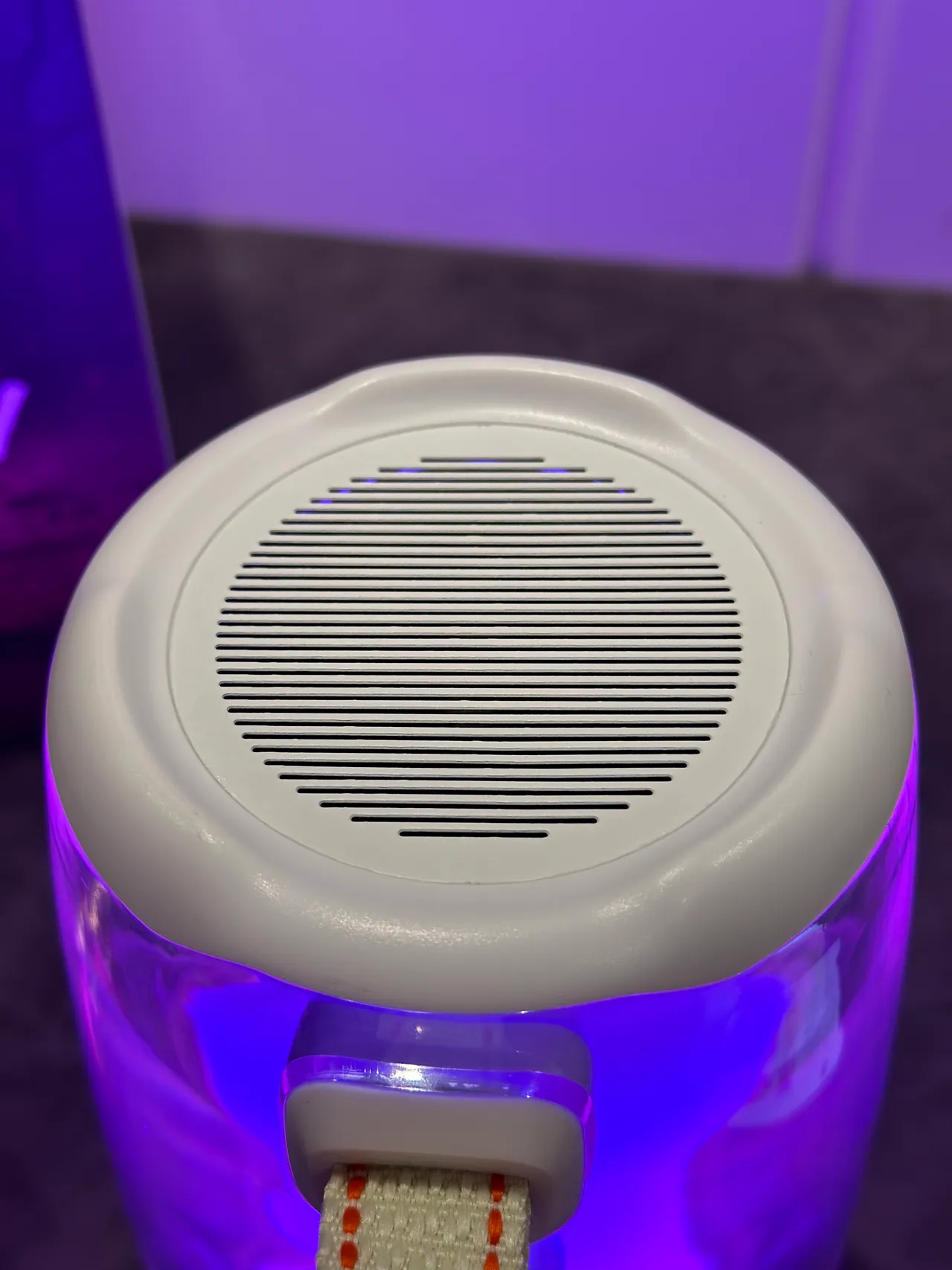 JBL Pulse Altavoz portátil morado cuerpo acrílico cilíndrico transparente 5