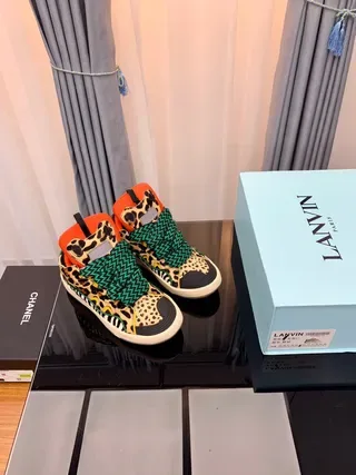 Lanvin imprimé léopard sangle verte col orange chaussures style de vie 1
