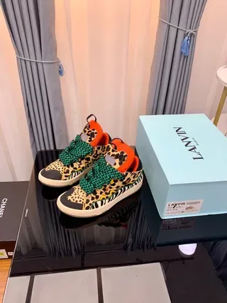 Lanvin imprimé léopard sangle verte col orange chaussures style de vie 6