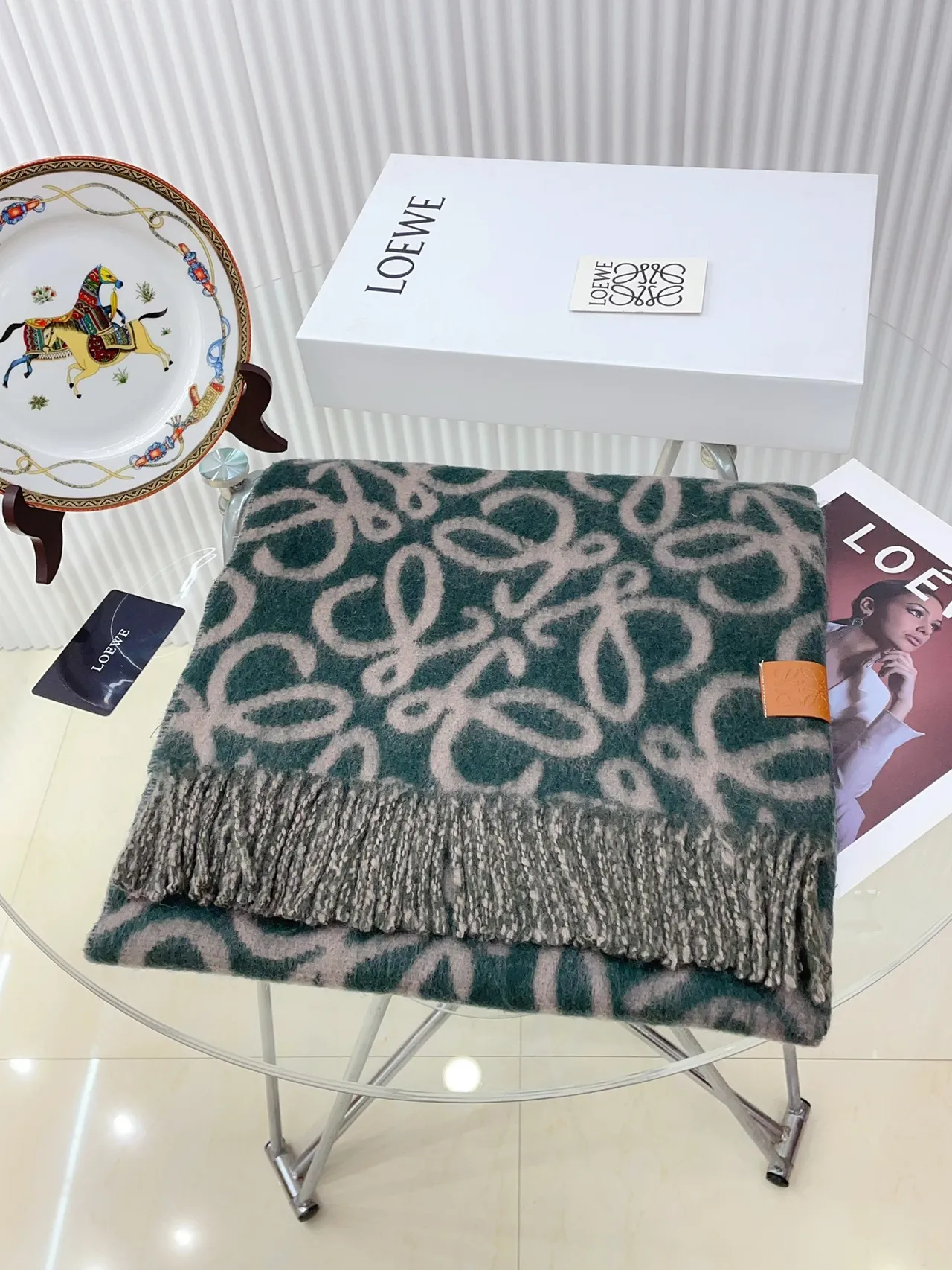 Loewe Anagram Monogram टील और बेज कैशमेयर स्कार्फ 6