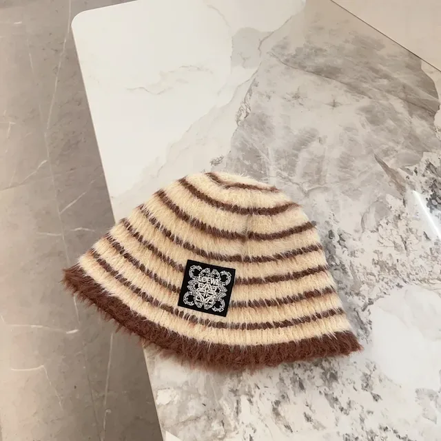 Loewe Anagram bucket hat rayé pelucheux 4