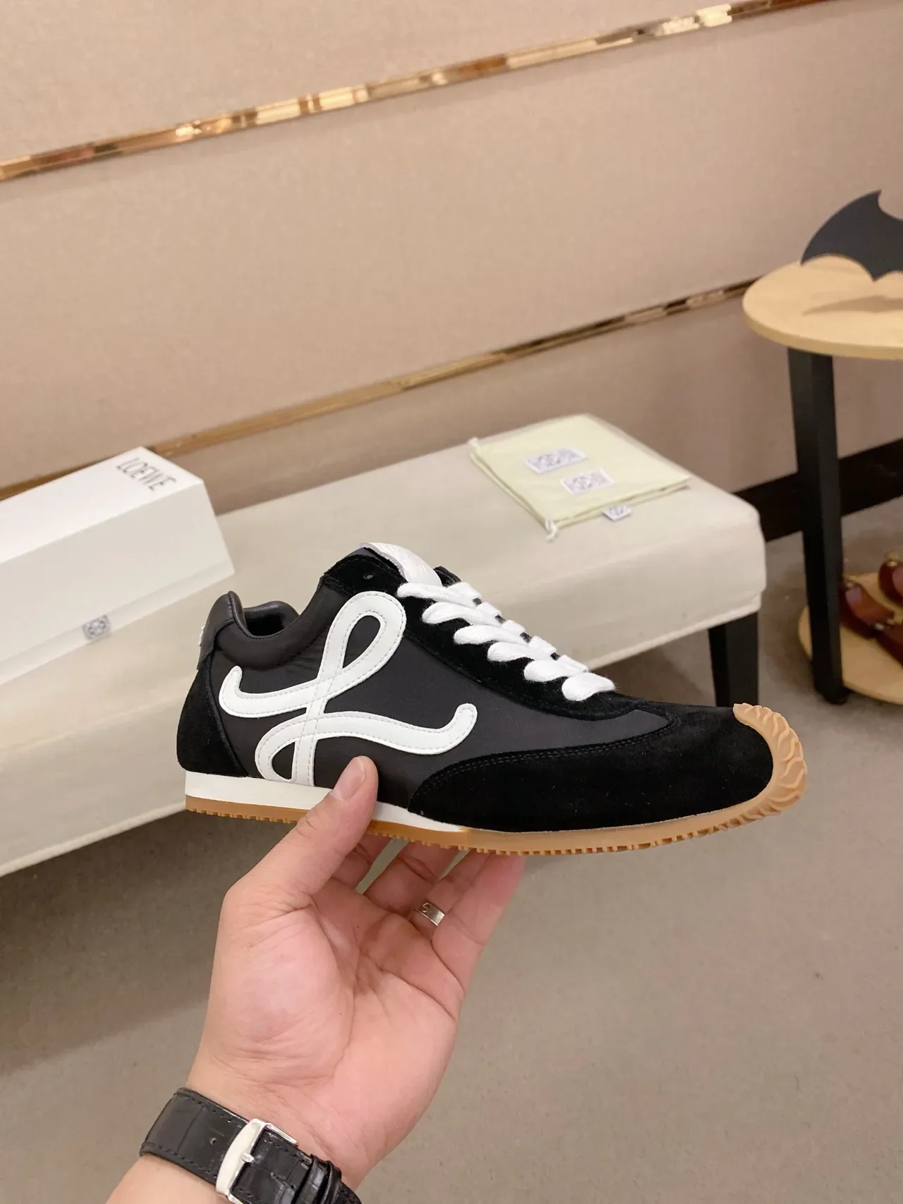 Loewe Flow Runner 黑色 白色 口香糖 生活方式运动鞋 5
