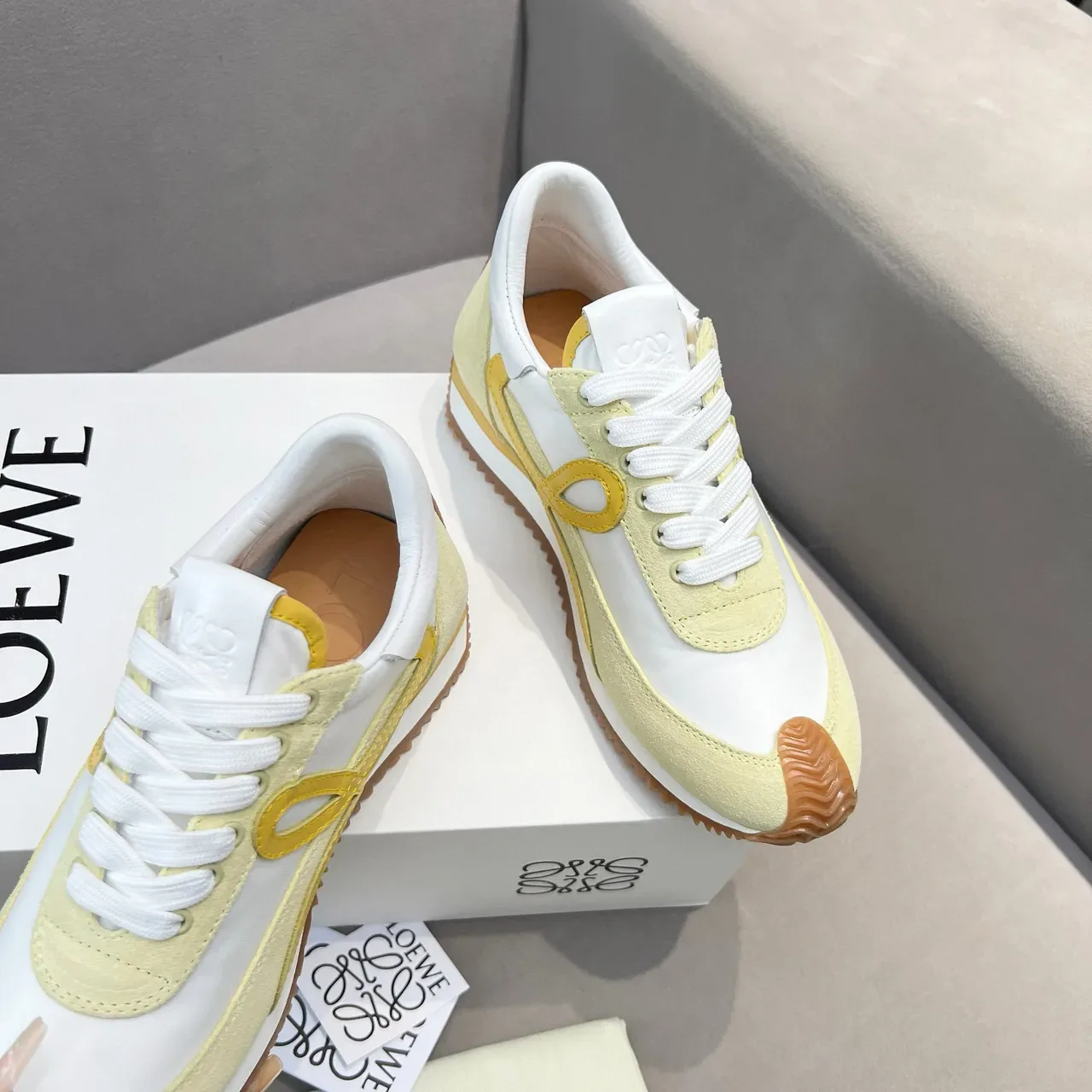 Loewe सफेद पीला कम-टॉप रनर सिल्हूट स्यूड और चिकनी चमड़े पैनल लाइफस्टाइल स्नीकर्स 3