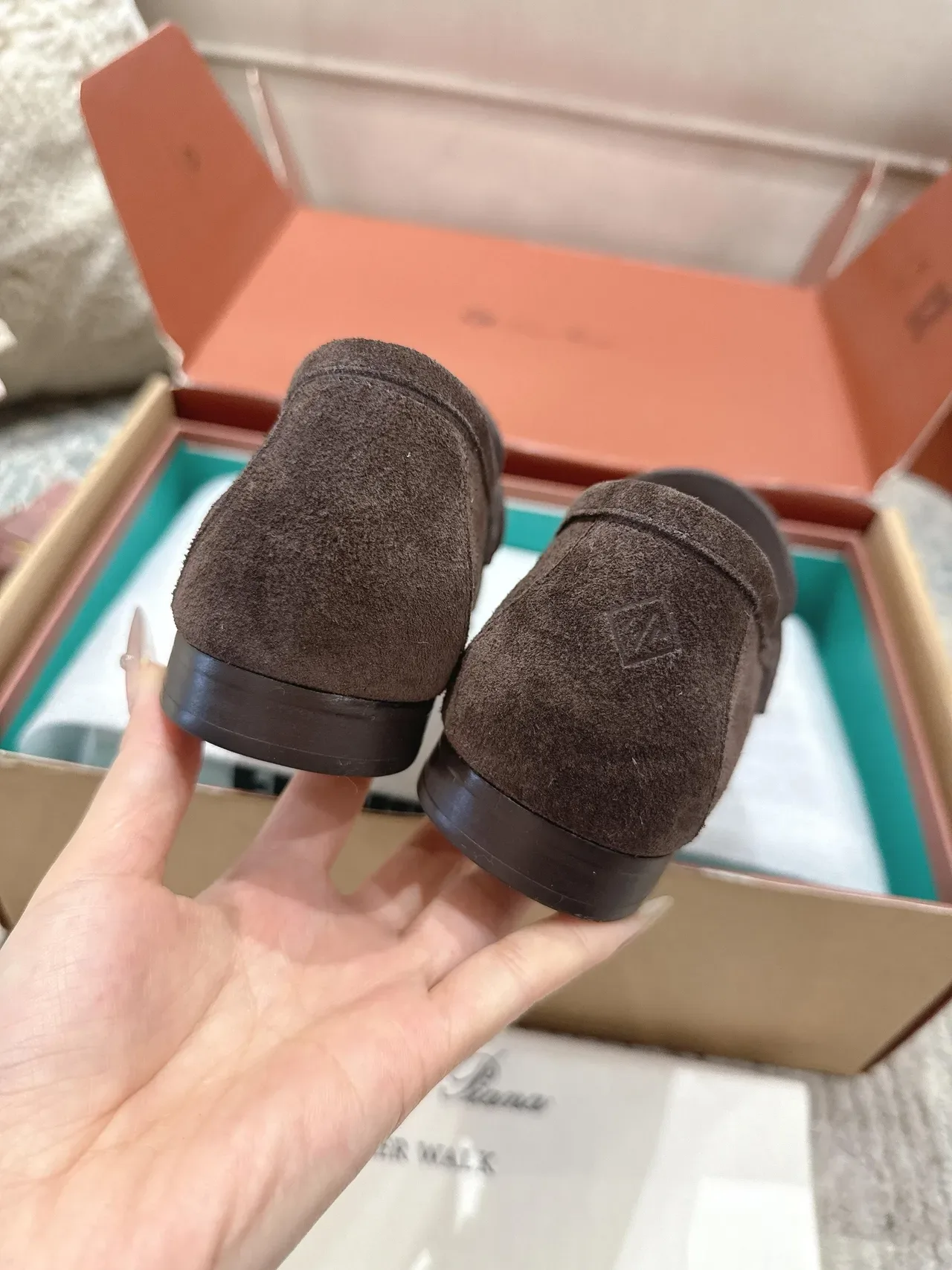 Loro Piana ليكفر بني ذهبي أنتو معدني فلك و قوس 2