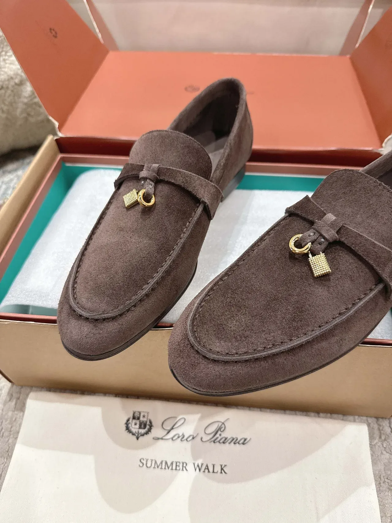 Loro Piana ليكفر بني ذهبي أنتو معدني فلك و قوس 3