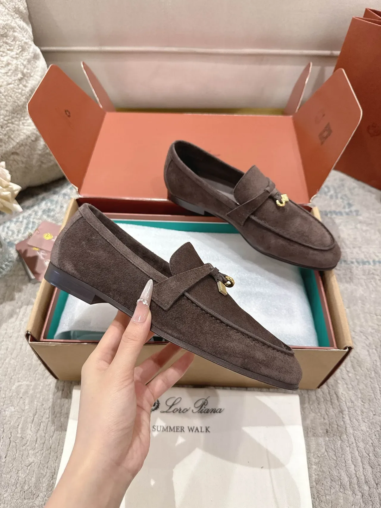 Loro Piana ليكفر بني ذهبي أنتو معدني فلك و قوس 4