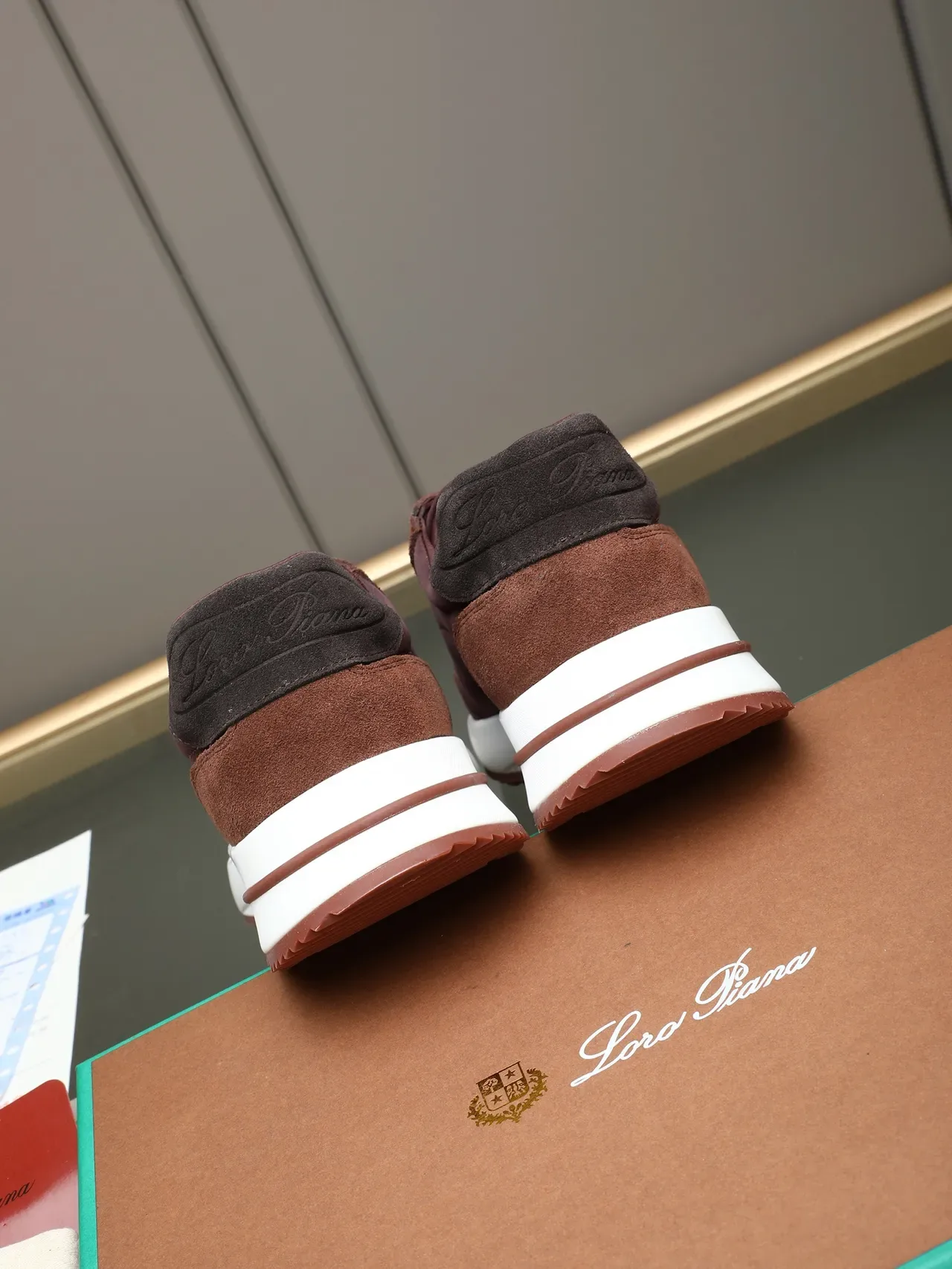 Loro Piana Sneaker Lifestyle Ante y Nylon Burdeos y Marrón 3