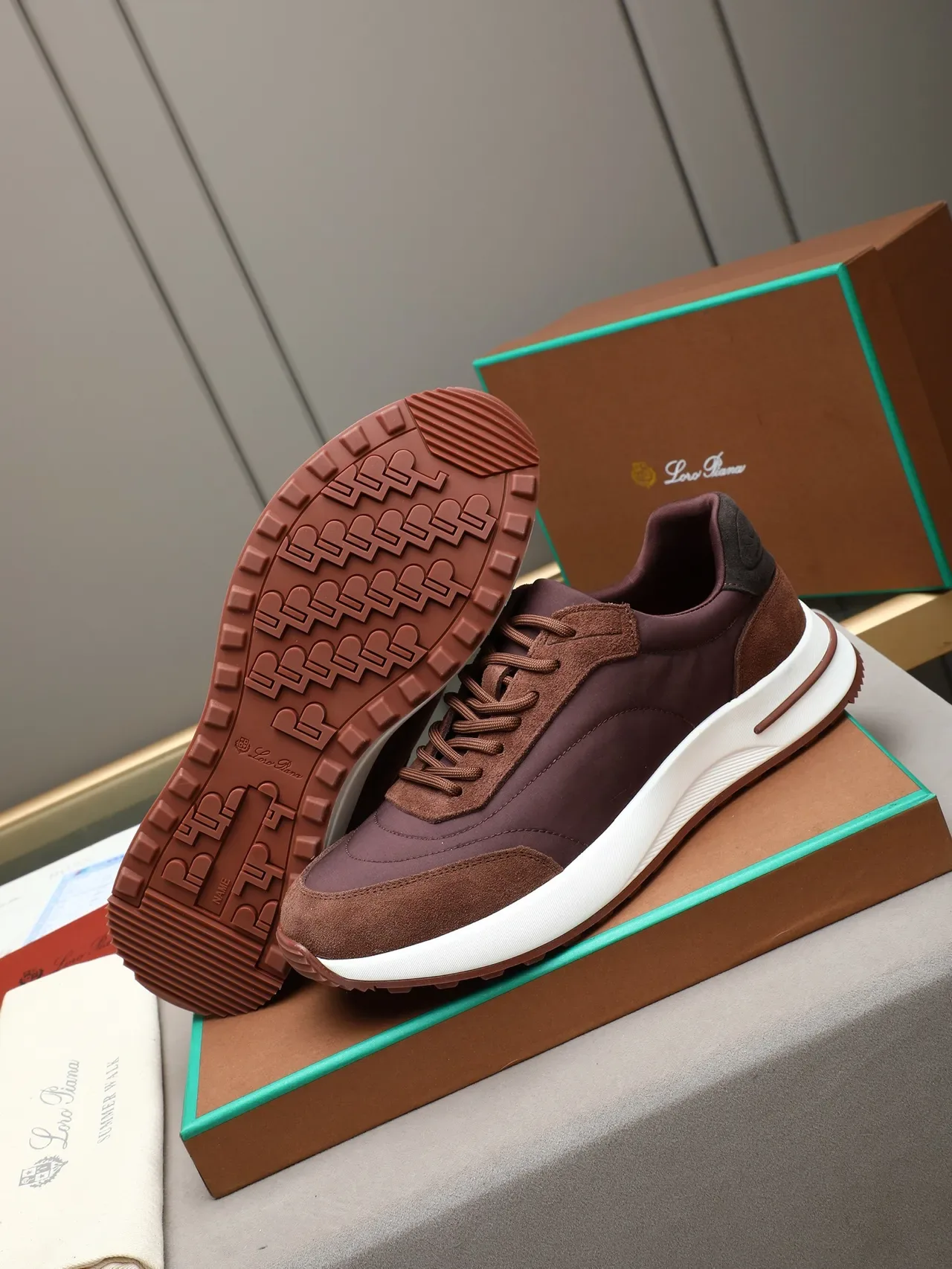 Loro Piana Sneaker Lifestyle Ante y Nylon Burdeos y Marrón 4