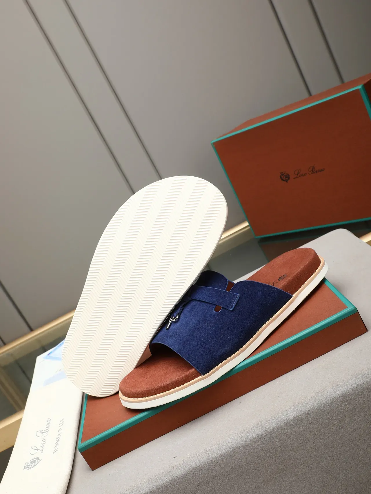 Loro Piana টাসেল স্ট্র্যাপ স্লাইড স্লিপার্স 18
