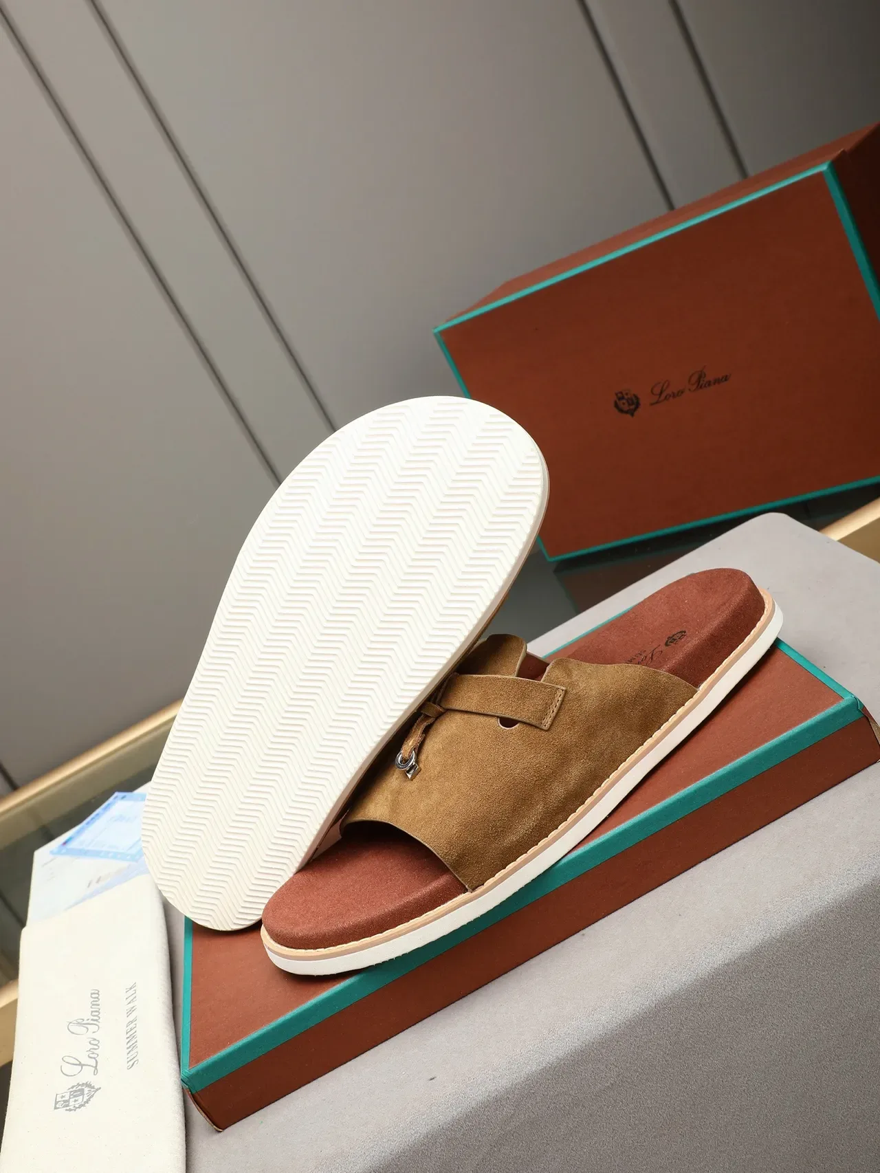 Loro Piana টাসেল স্ট্র্যাপ স্লাইড স্লিপার্স 19