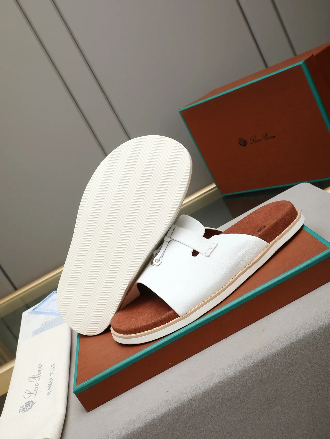 Loro Piana টাসেল স্ট্র্যাপ স্লাইড স্লিপার্স 20