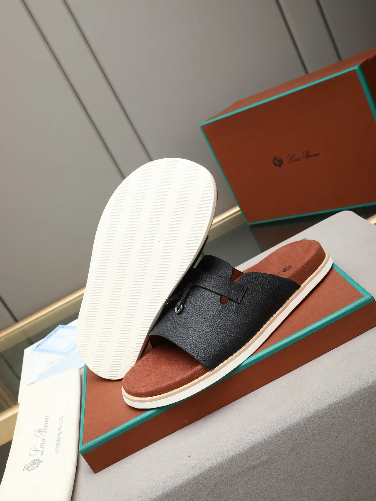 Loro Piana টাসেল স্ট্র্যাপ স্লাইড স্লিপার্স 22